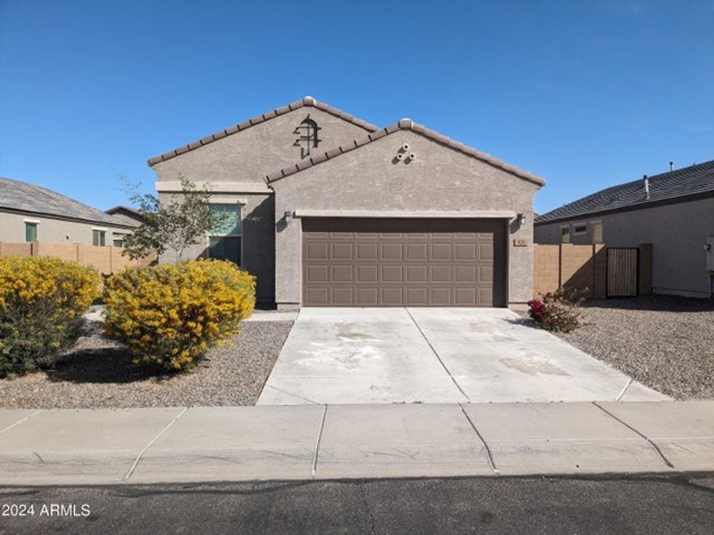 PRICE DROP! More Space, More Value – 4-Bedroom Casa Grande Home! – photo 1