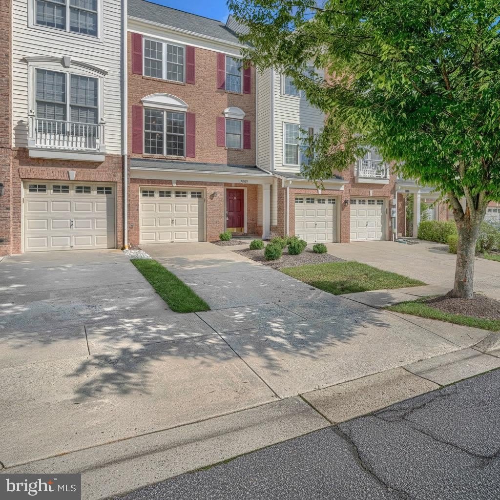 5407 Commerce Row – photo 1 of 25