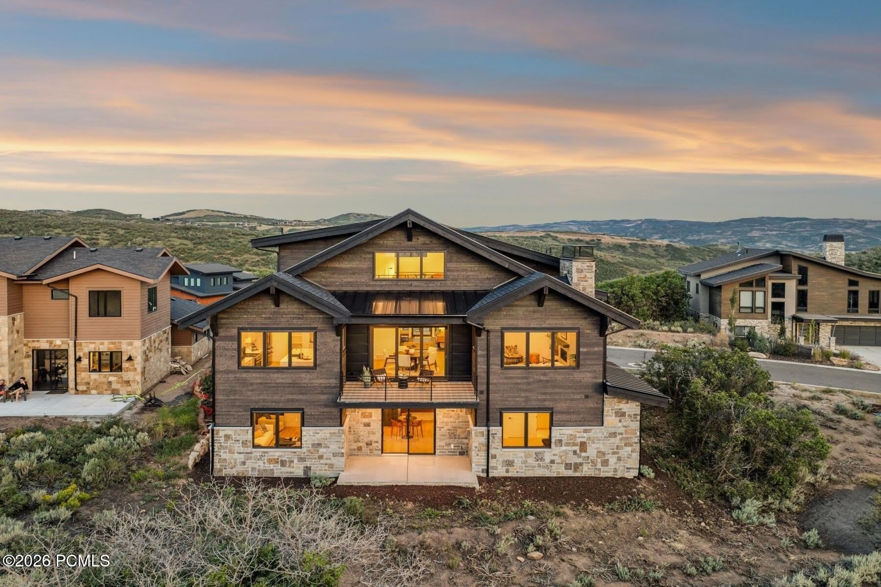 1285 E Lasso Trail – photo 1 of 79