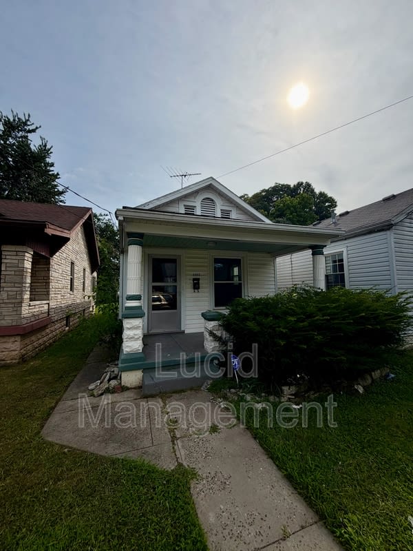 1312 Earl Avenue – photo 1