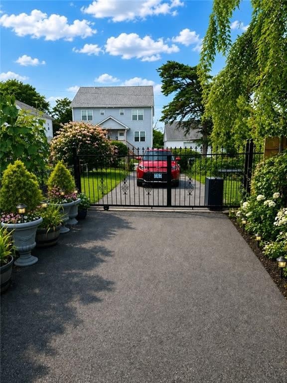 62 De Pinedo Street – photo 1