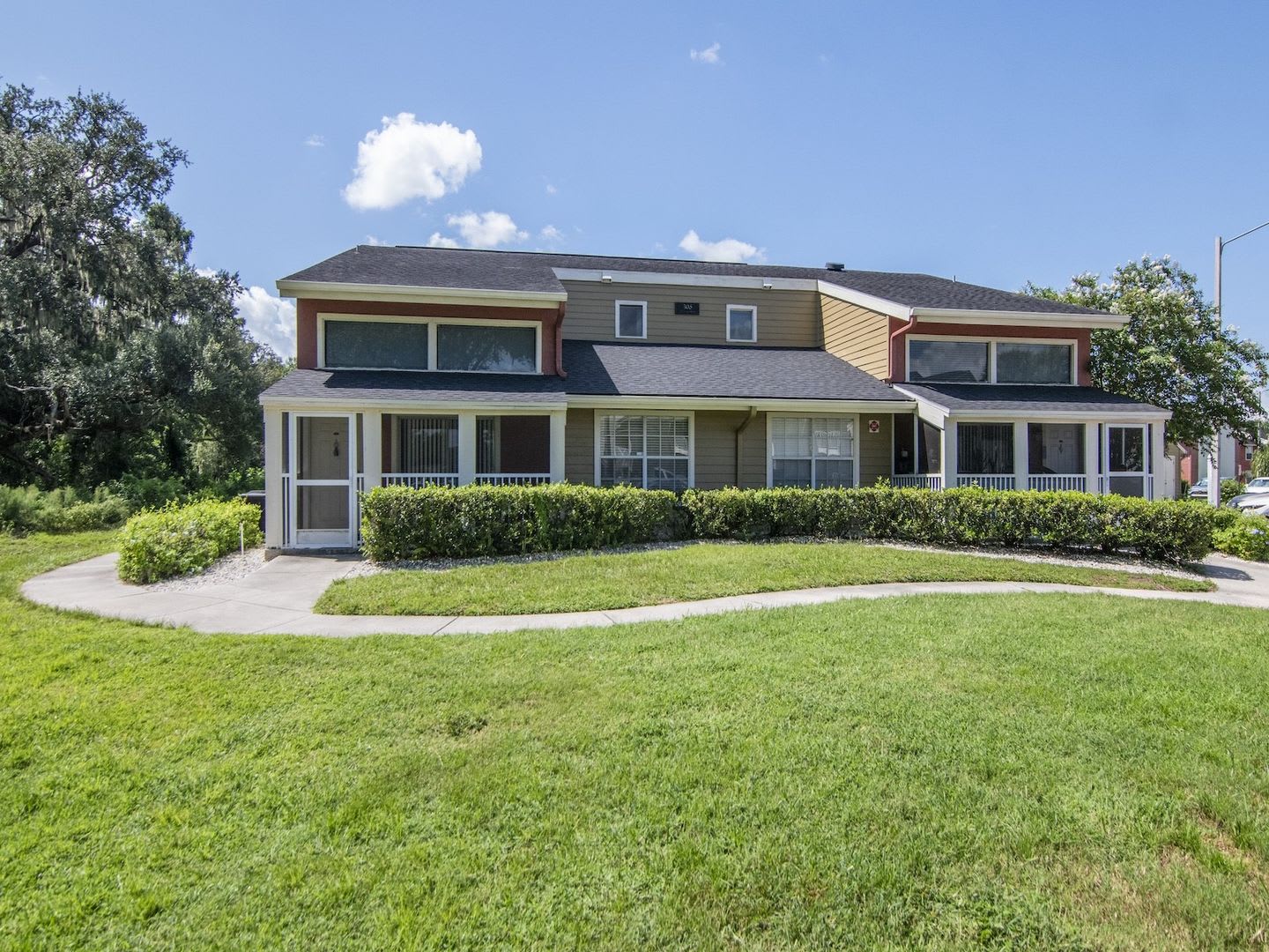 2 2 Town Home Located Within Park Lake Condominiums – photo 1 of 265