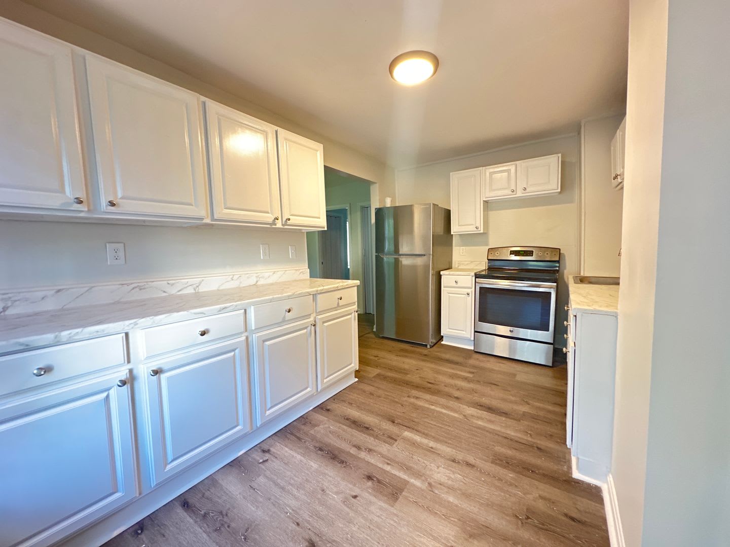 2 Bedroom Unit Close to Downtown – photo 1 of 11