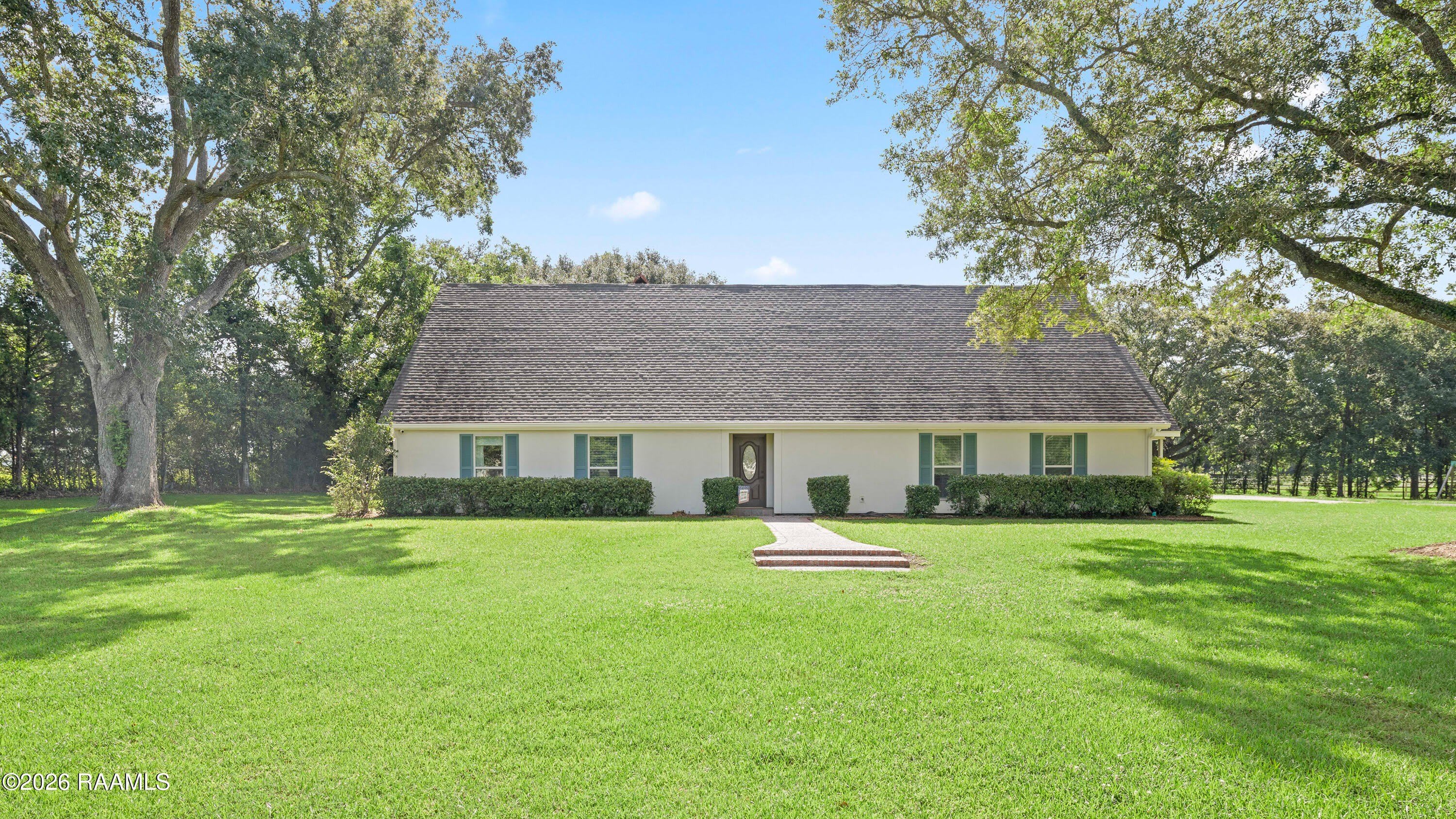 2407 E Broussard Road – photo 1 of 185