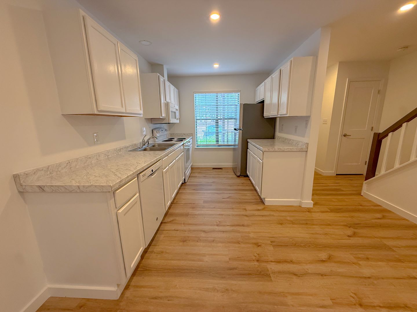 Welcome To This Beautifully Updated 2 Bedroom 2 5 Bath Lakeside Condo In The Highly Sought After Oaks Of Avent Ferry Community – photo 1