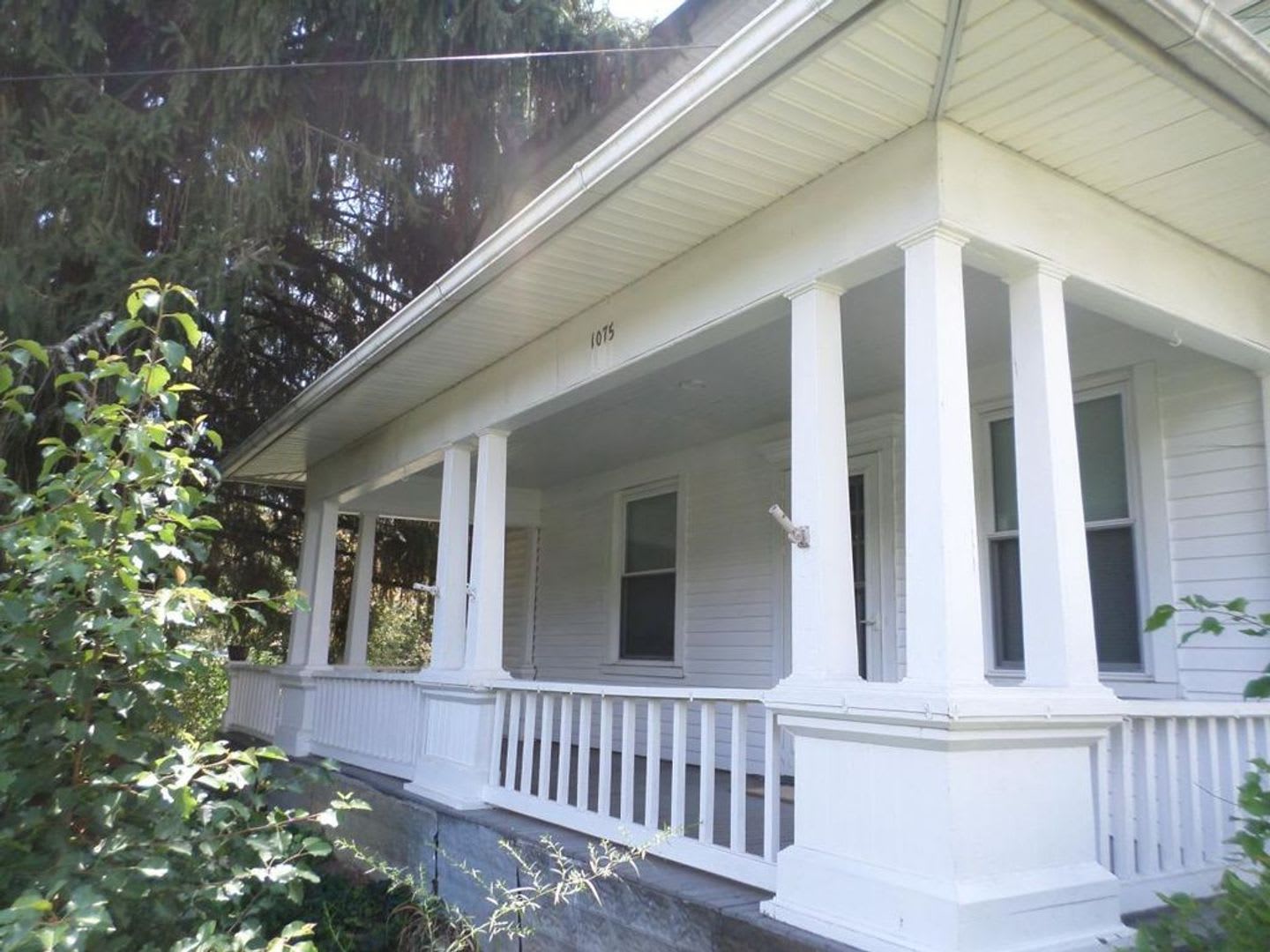 3 Bedroom 1.5 Bath House – photo 1