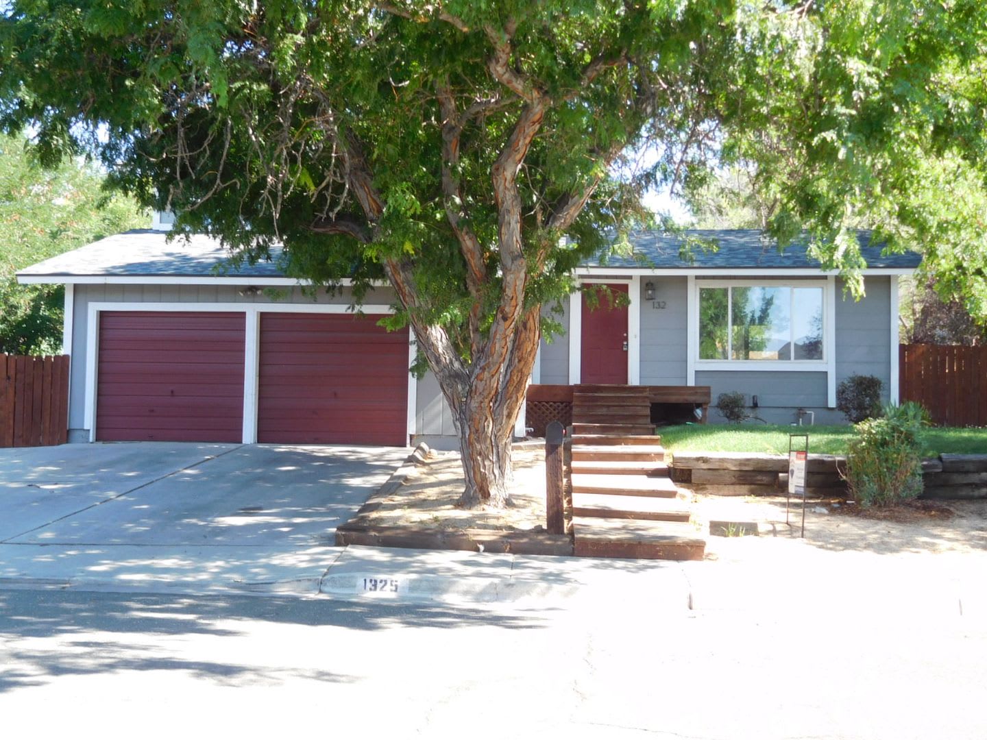Unr Friendly 4 Bedroom 3 Bath Home – photo 1
