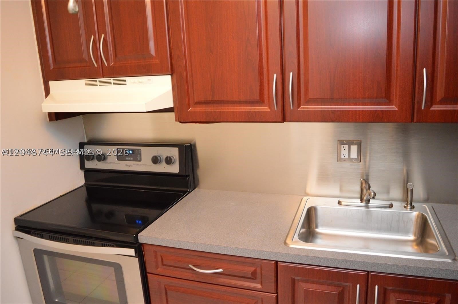 9 Ne 19Th Ct – photo 1 of 119