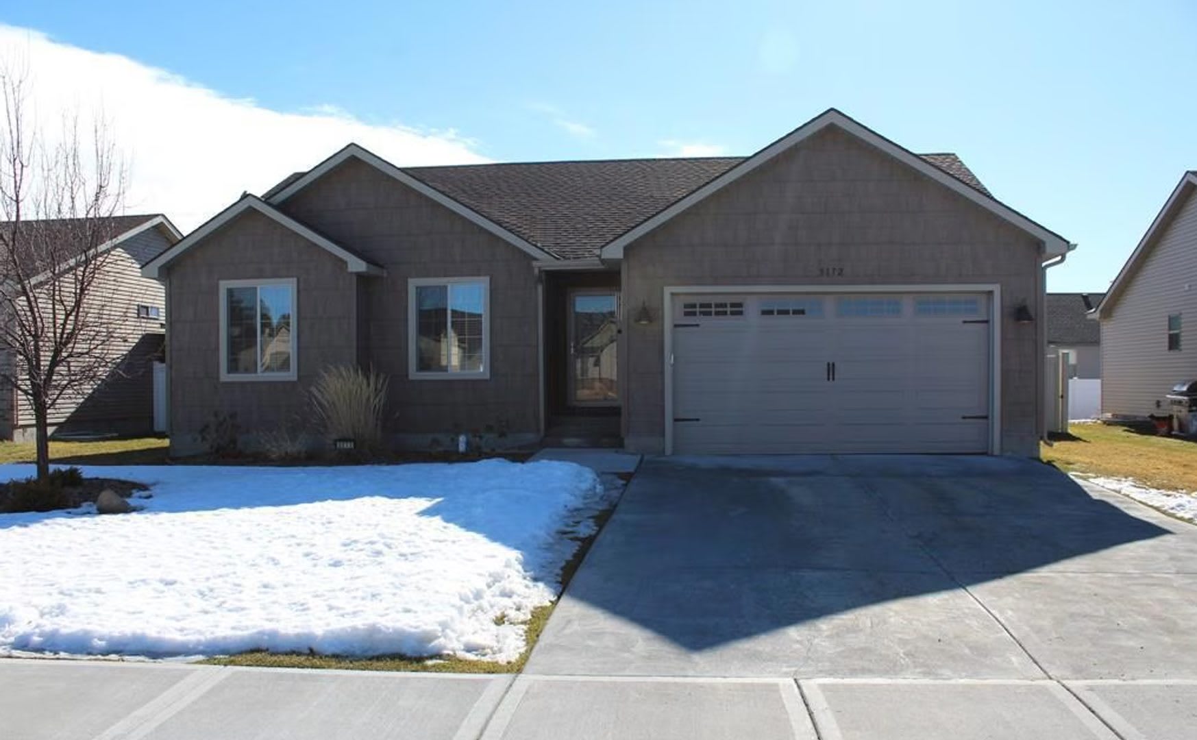 SPACIOUS MODERN 6 BED 3 BATH HOME IN IONA! – photo 1 of 34