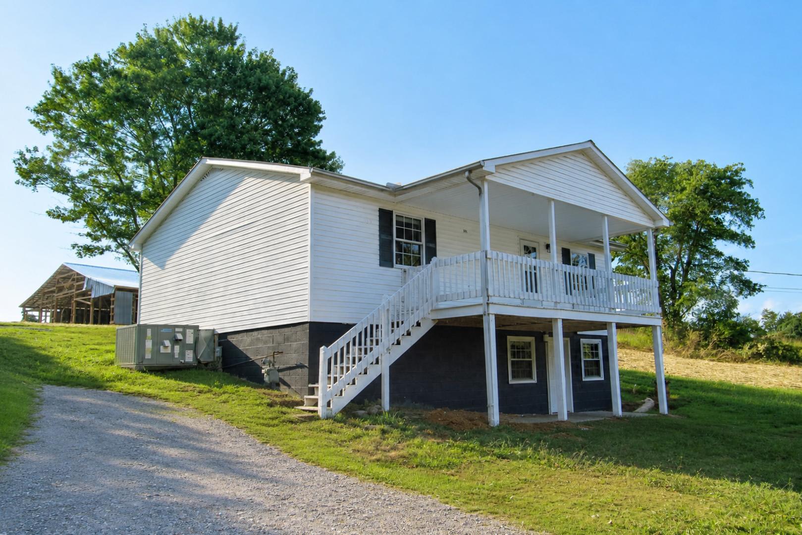 3-Bedroom Pet-Friendly Home with Water and Washer/Dryer Included – photo 1 of 22