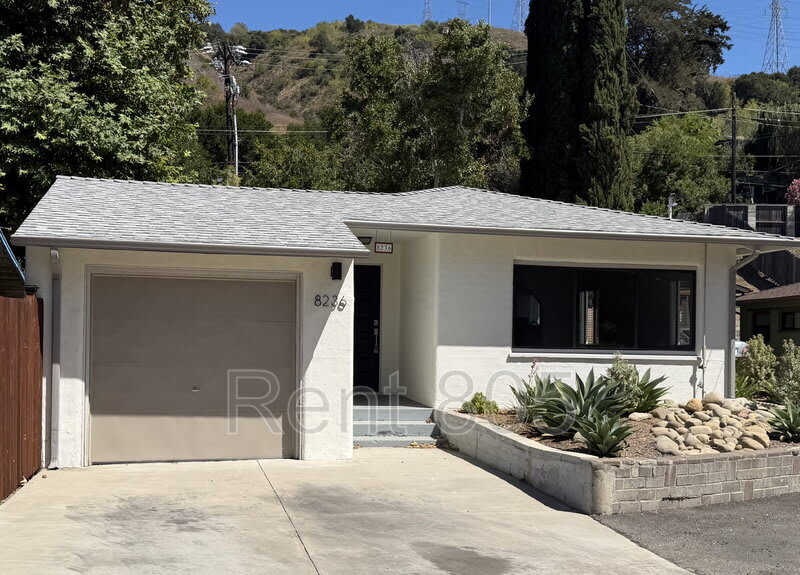 8236 Edison Drive – photo 1