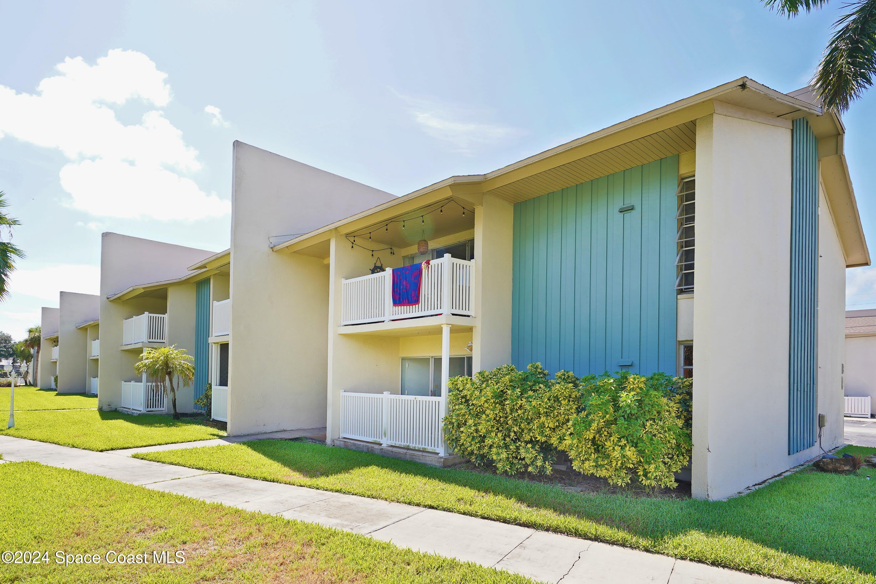 250 N Banana River Drive N – photo 1 of 17