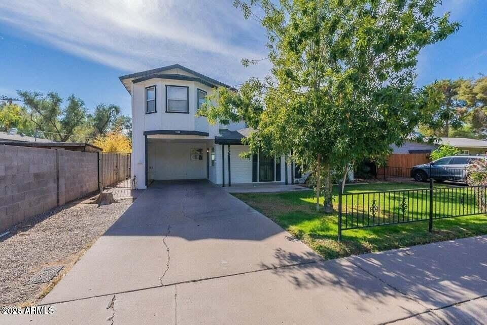 505 W Howe – photo 1 of 20