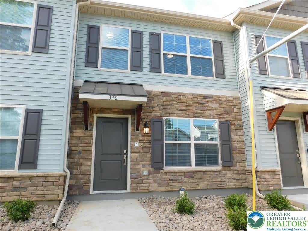 328 E Frankford Street – photo 1 of 18