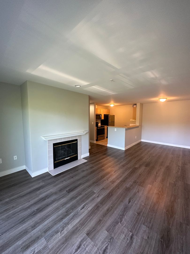 Interlake Apartments – photo 1