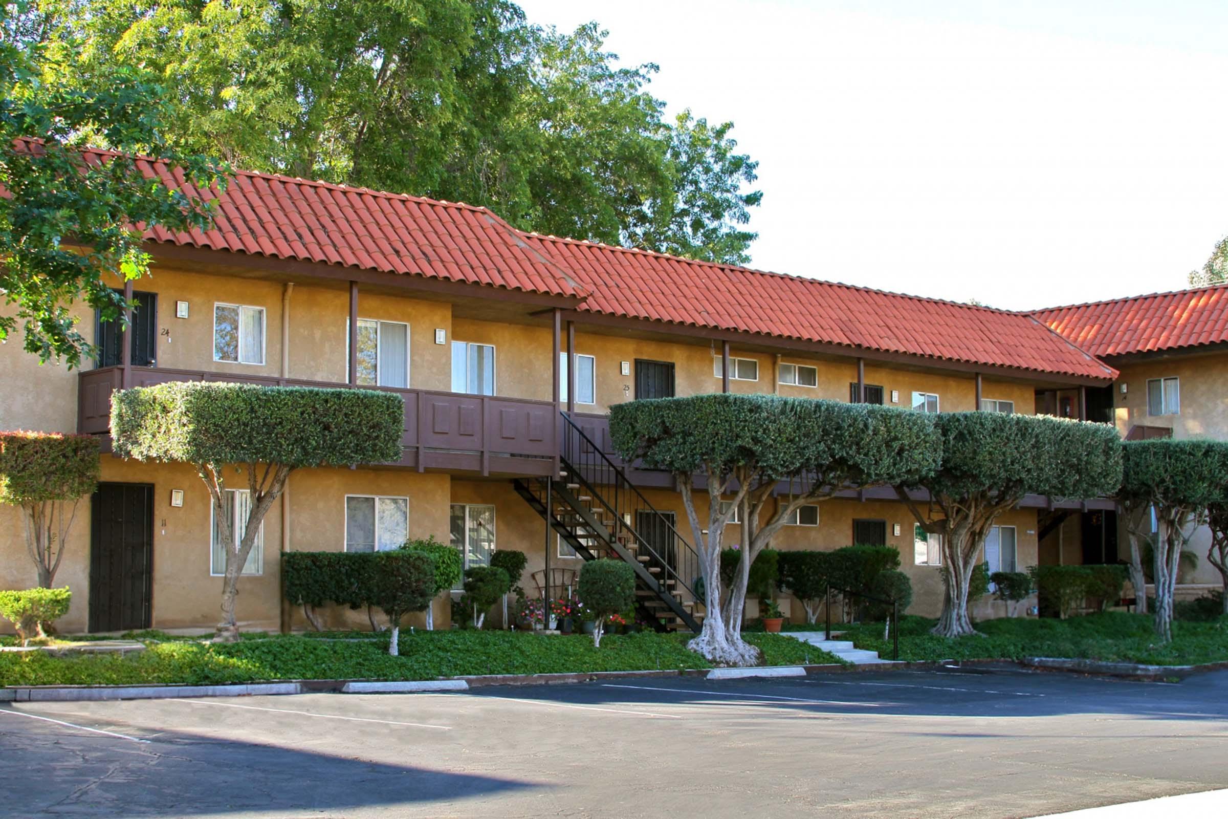 Elan Pointe Vista – photo 1 of 4