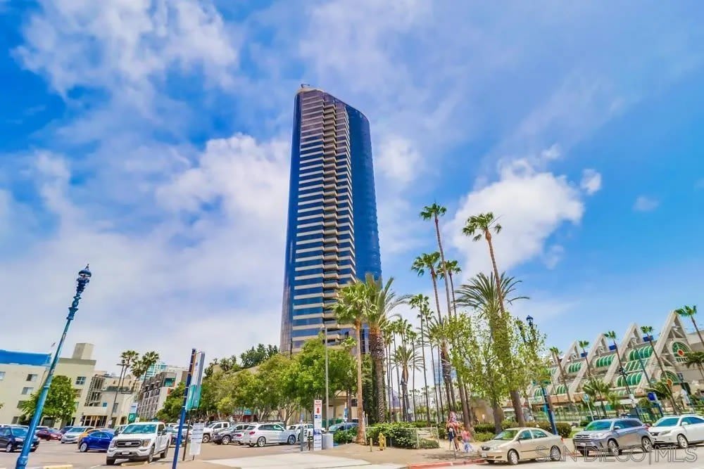 100 Harbor Drive – photo 1