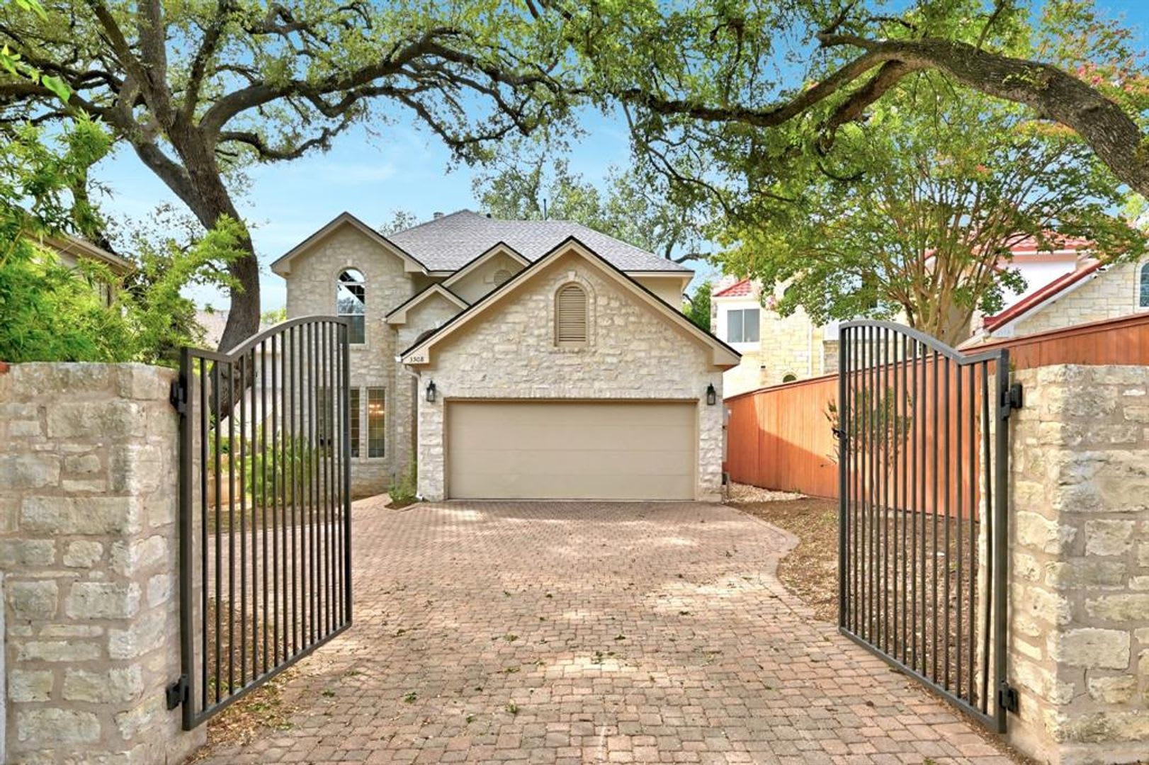 3508 Red River St Spacious 6 Bed Walking To Ut For Aug 2028 – photo 1