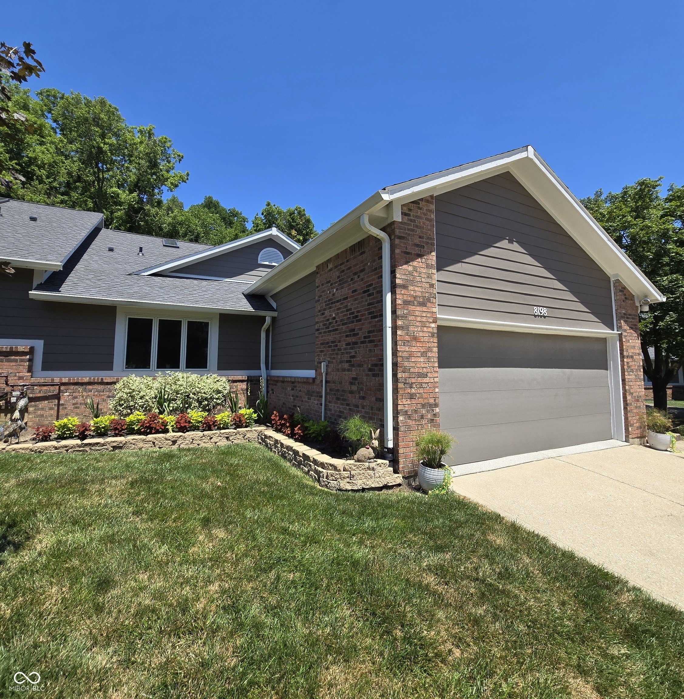 8198 Foxchase Circle – photo 1