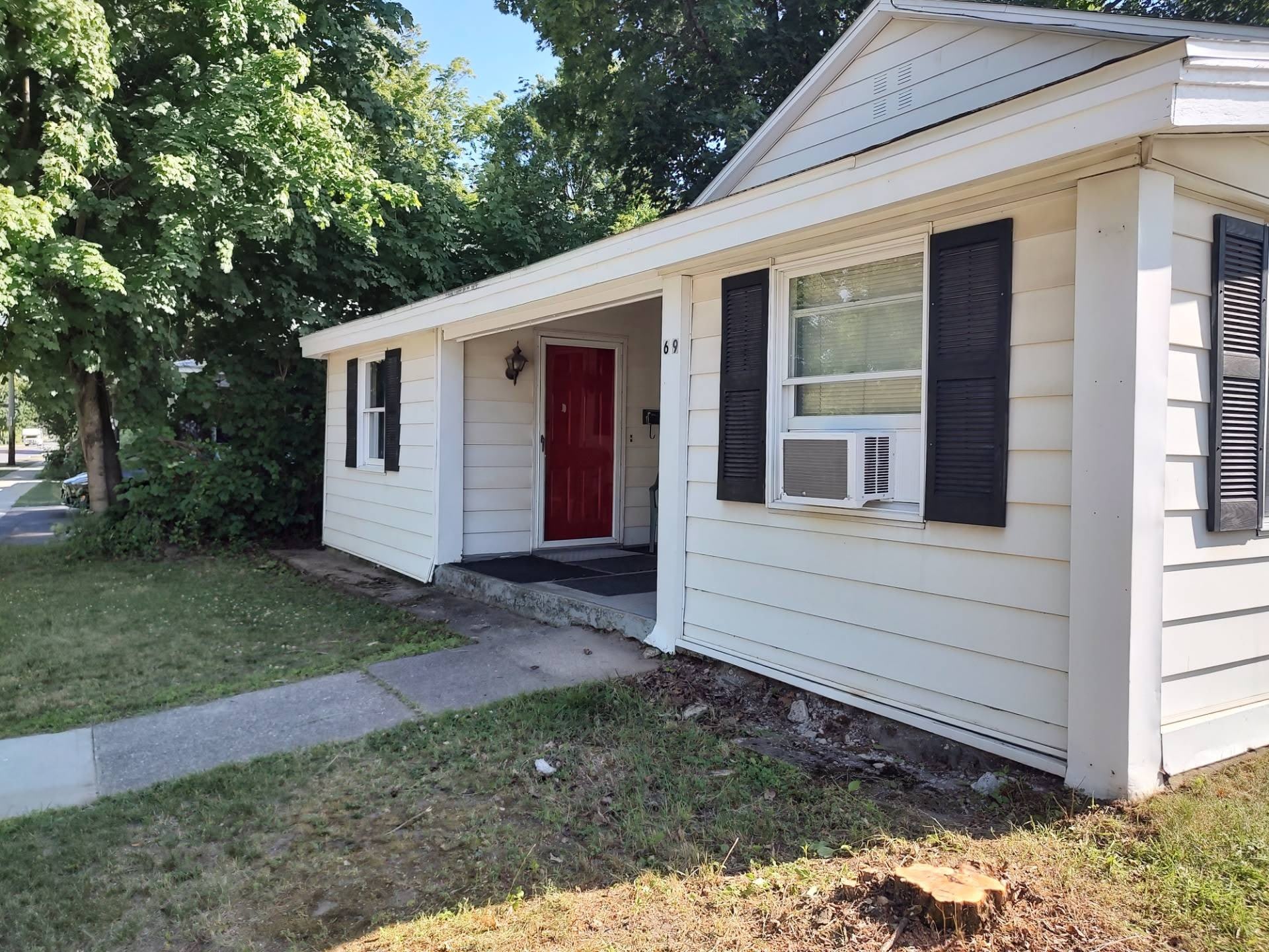 69 Nelson Ave – photo 1 of 18