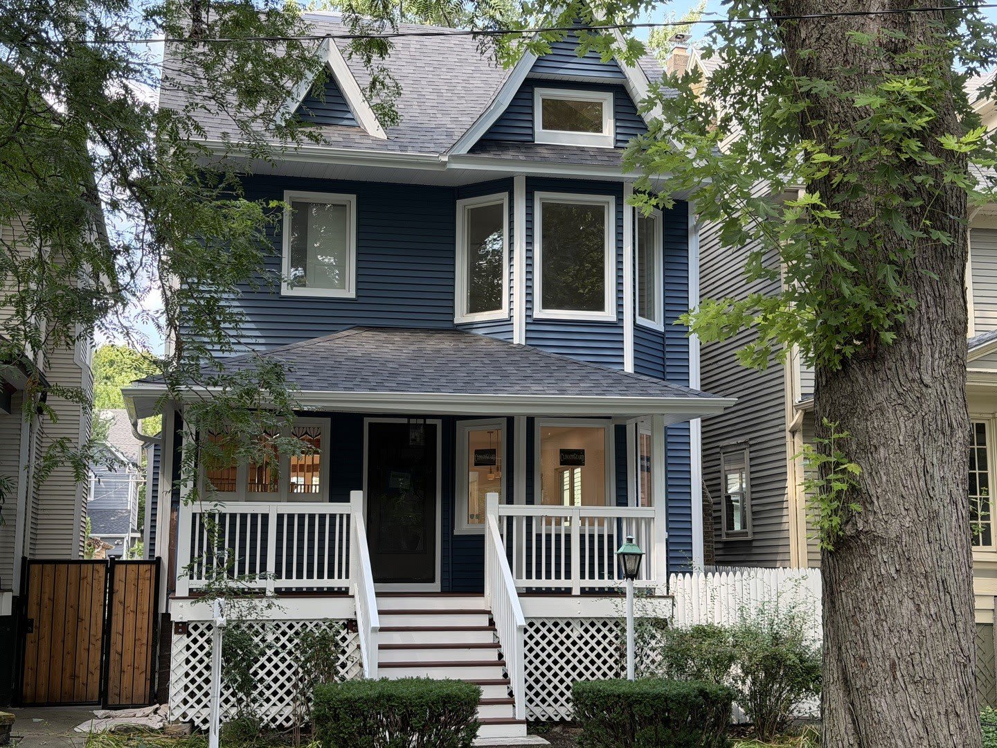 1448 W Glenlake Avenue – photo 1