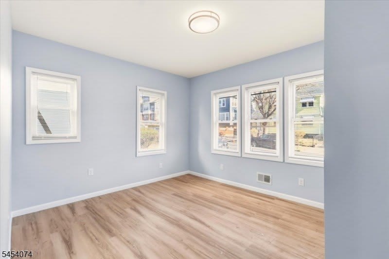 76 Grumman Ave – photo 1