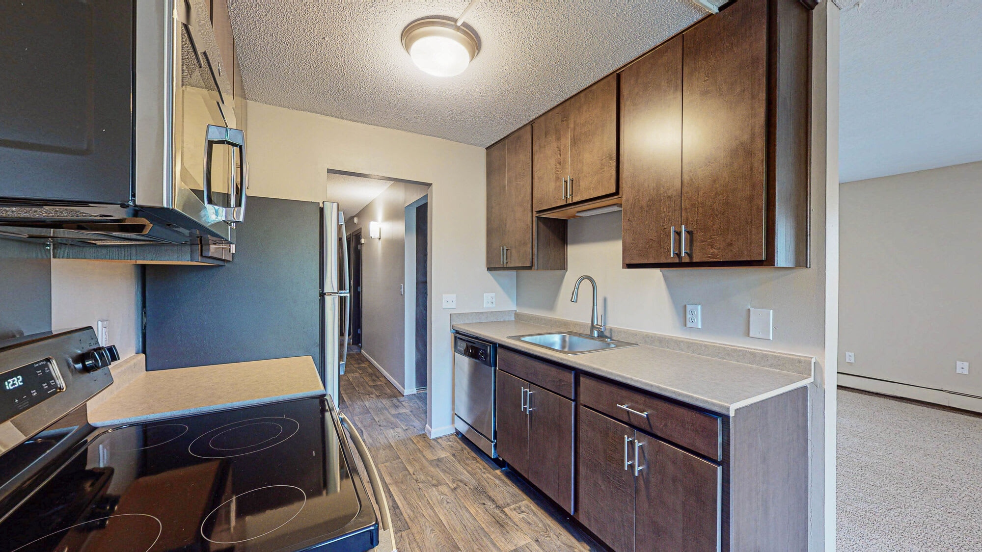 Meadowview Apartments – photo 1 of 16