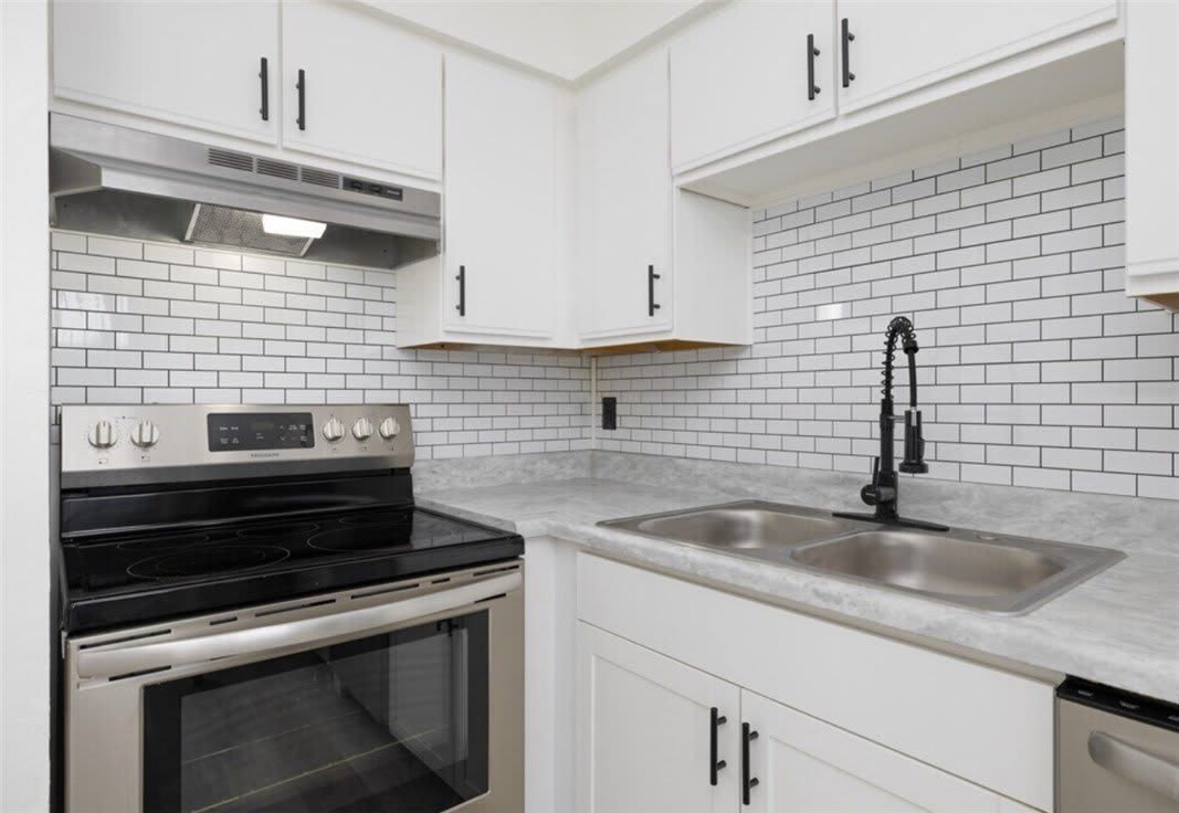 1446 40th Avenue – photo 1