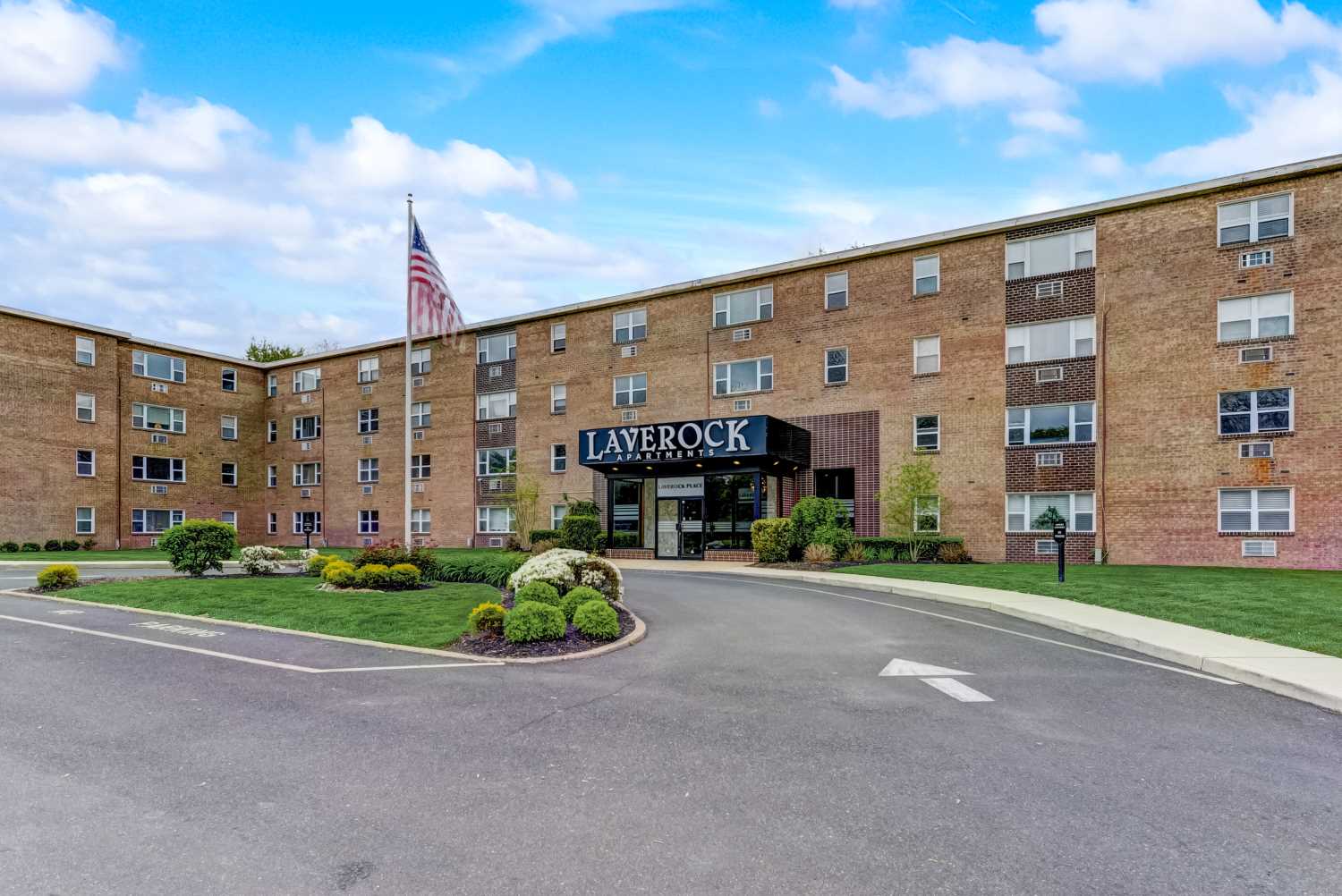 Laverock Place Apartment – photo 1