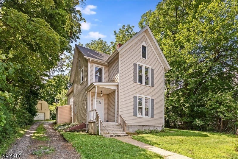 4 Maple St – photo 1 of 17