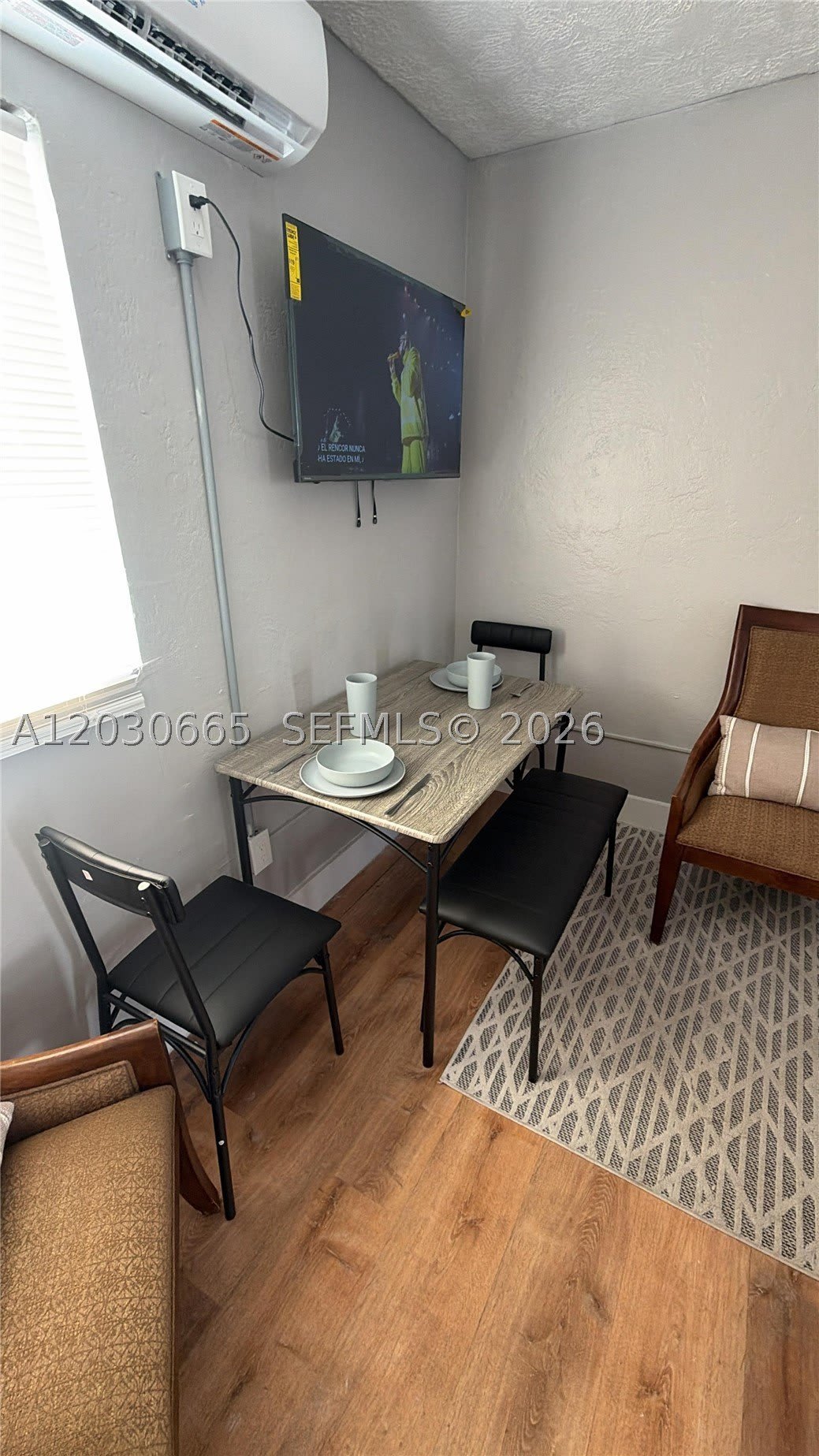 615 NE 4th St – photo 1