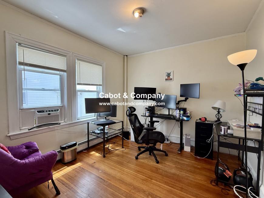 14 Craigie St. – photo 1