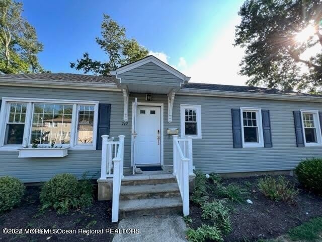 742 Myrtle Avenue – photo 1