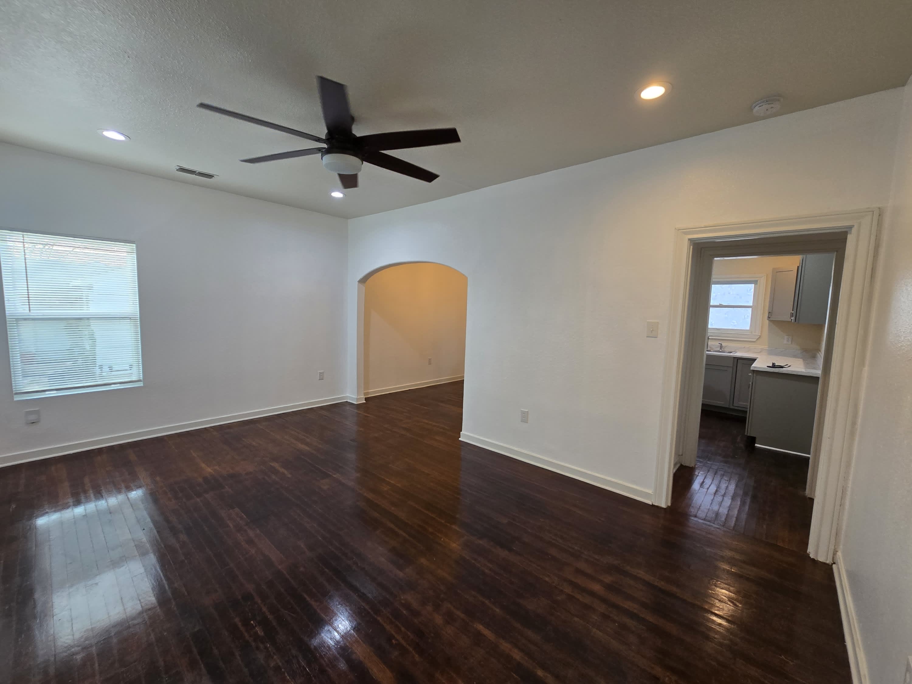 809 Elmwood Drive – photo 1