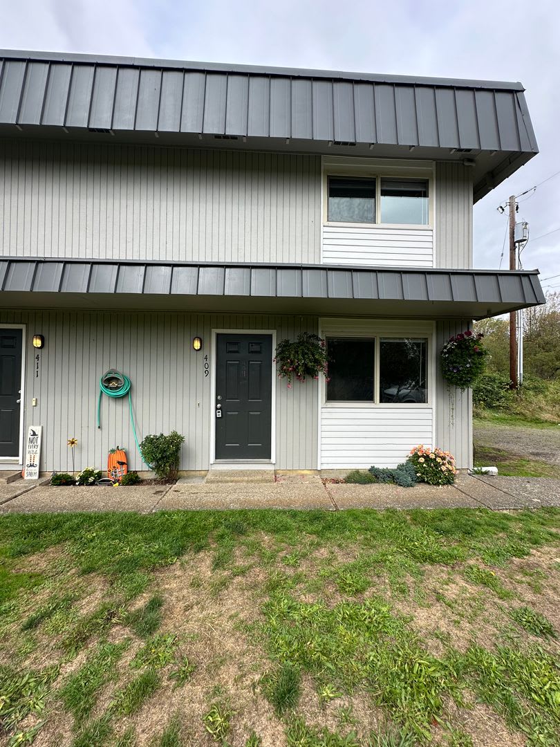 409 N 18th ST – photo 1 of 23