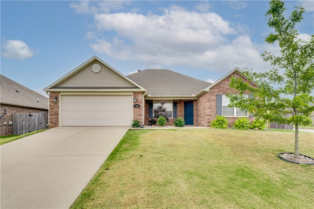 705 Sw River Rock Street – photo 1