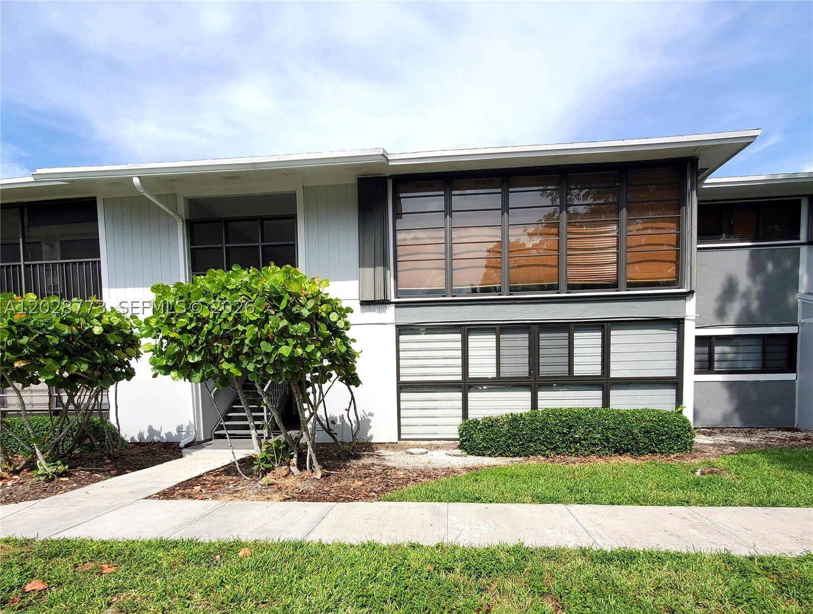 9729 Hammocks Blvd – photo 1