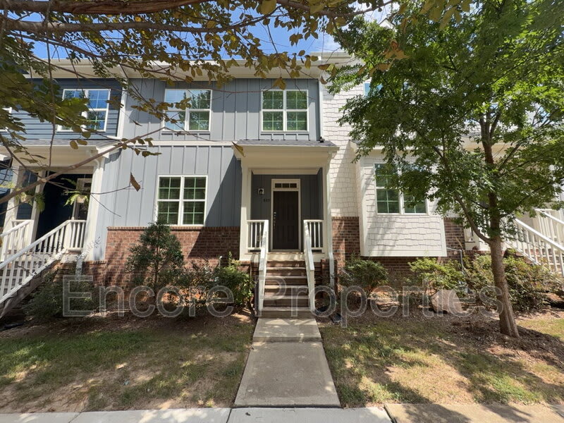 825 South Franklin Street – photo 1 of 307