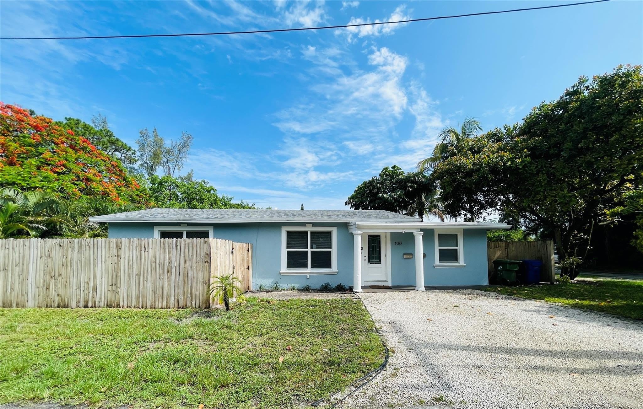 100 NE 12th Street – photo 1