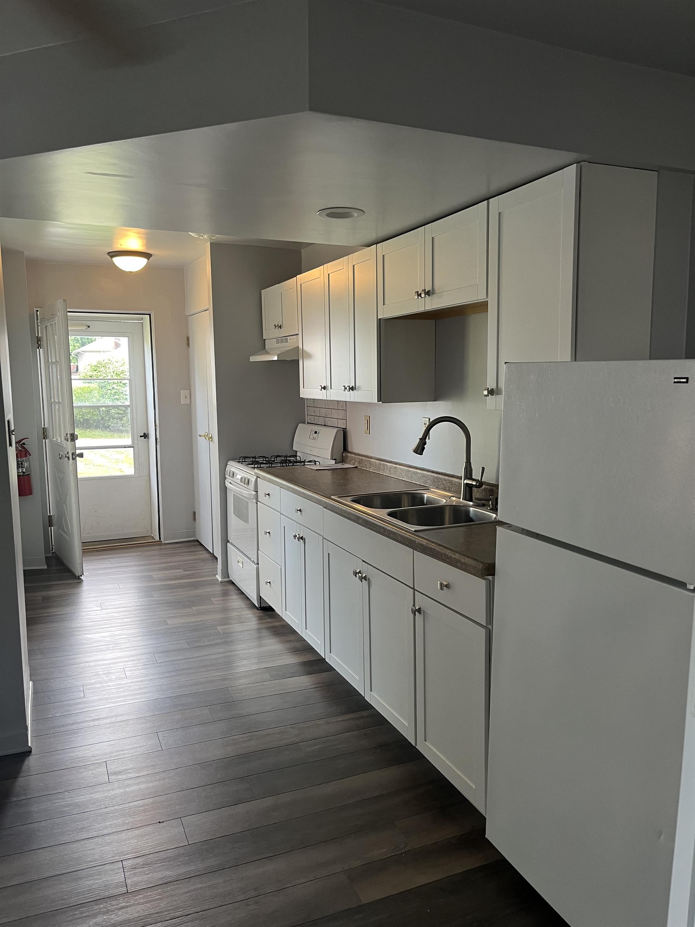 16 East 1st Avenue – photo 1 of 10