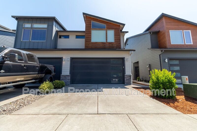 8711 NE 43rd PL – photo 1 of 16