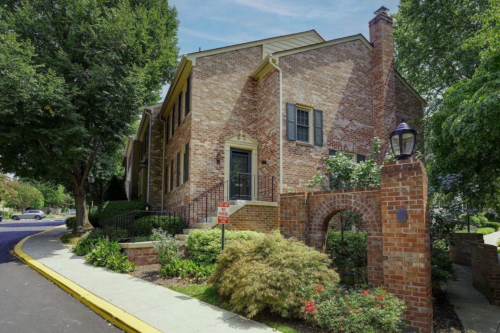 Superb END UNIT 3 BR/2.5 BA town home in Bethesda – photo 1 of 62
