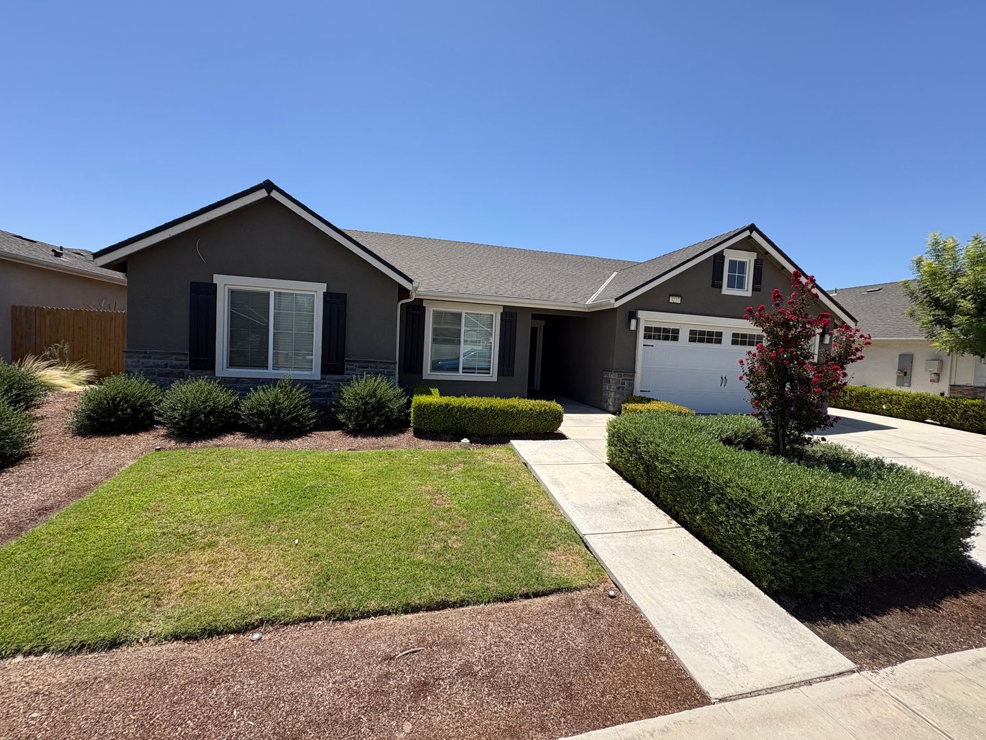 Immaculate like New Home in the gated Windmills at Tule Heights! – photo 1
