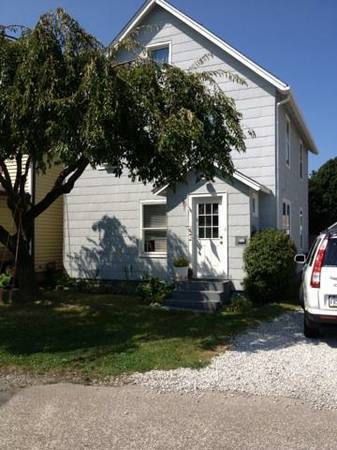 SHORT TERM, FURNISHED, 3 BEDROOM MONTHLY RENTAL – photo 1 of 13