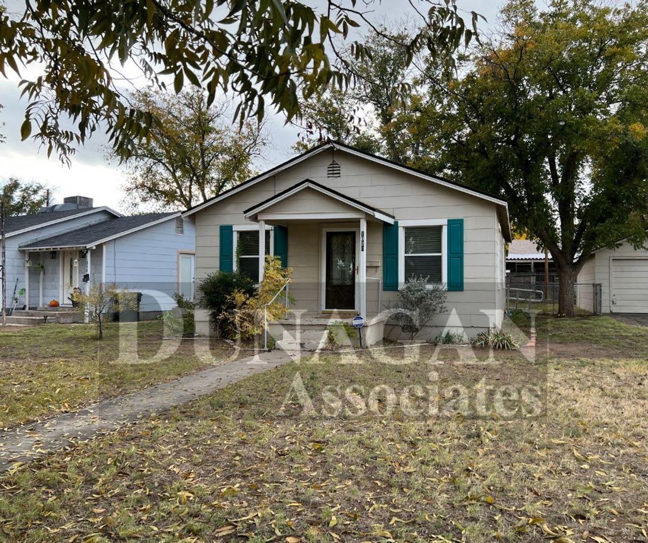 2 bed, 1 bath Fully Furnished, water paid, may allow pets upon approval. – photo 1 of 9