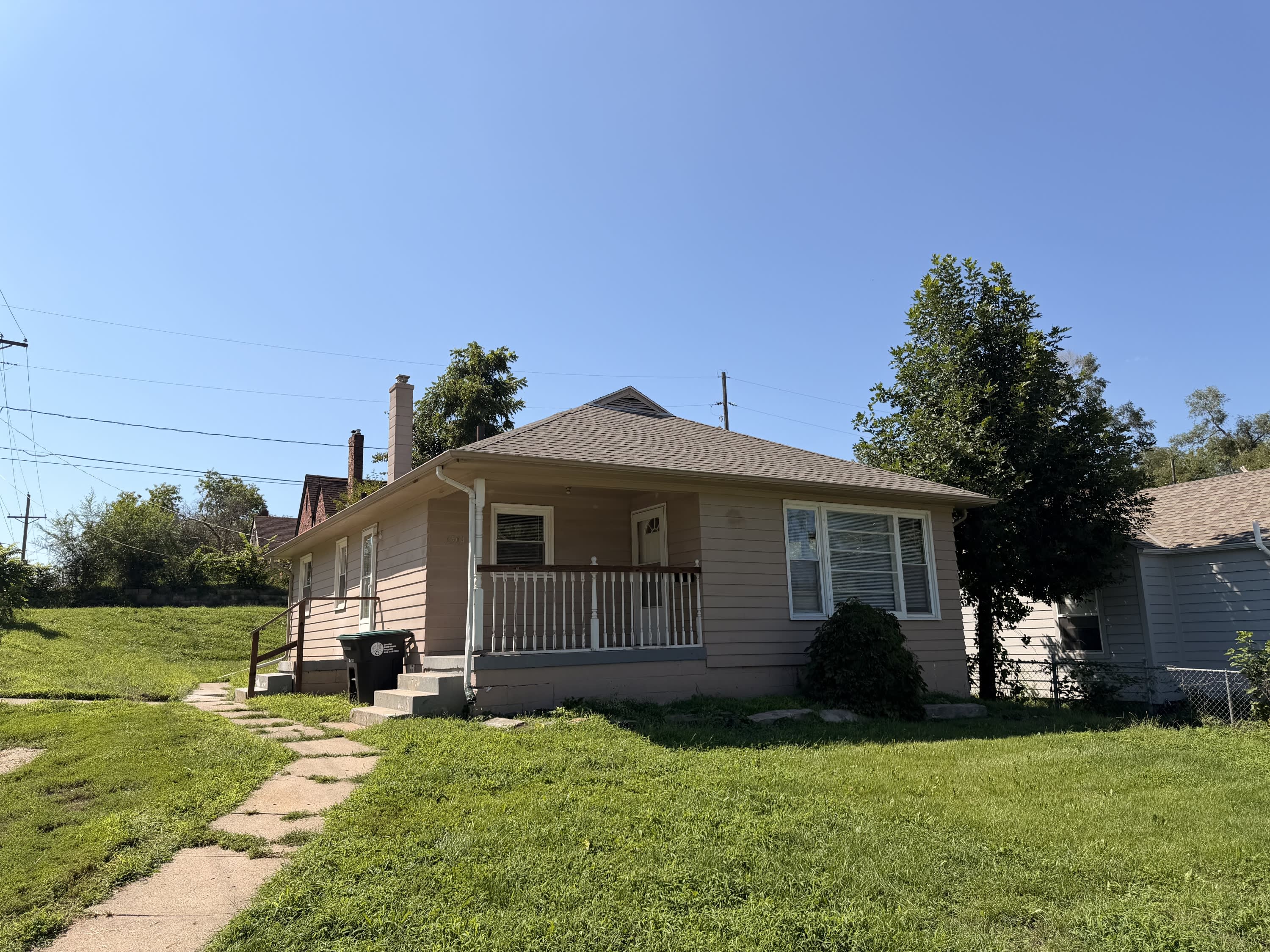 6504 N 33rd – photo 1