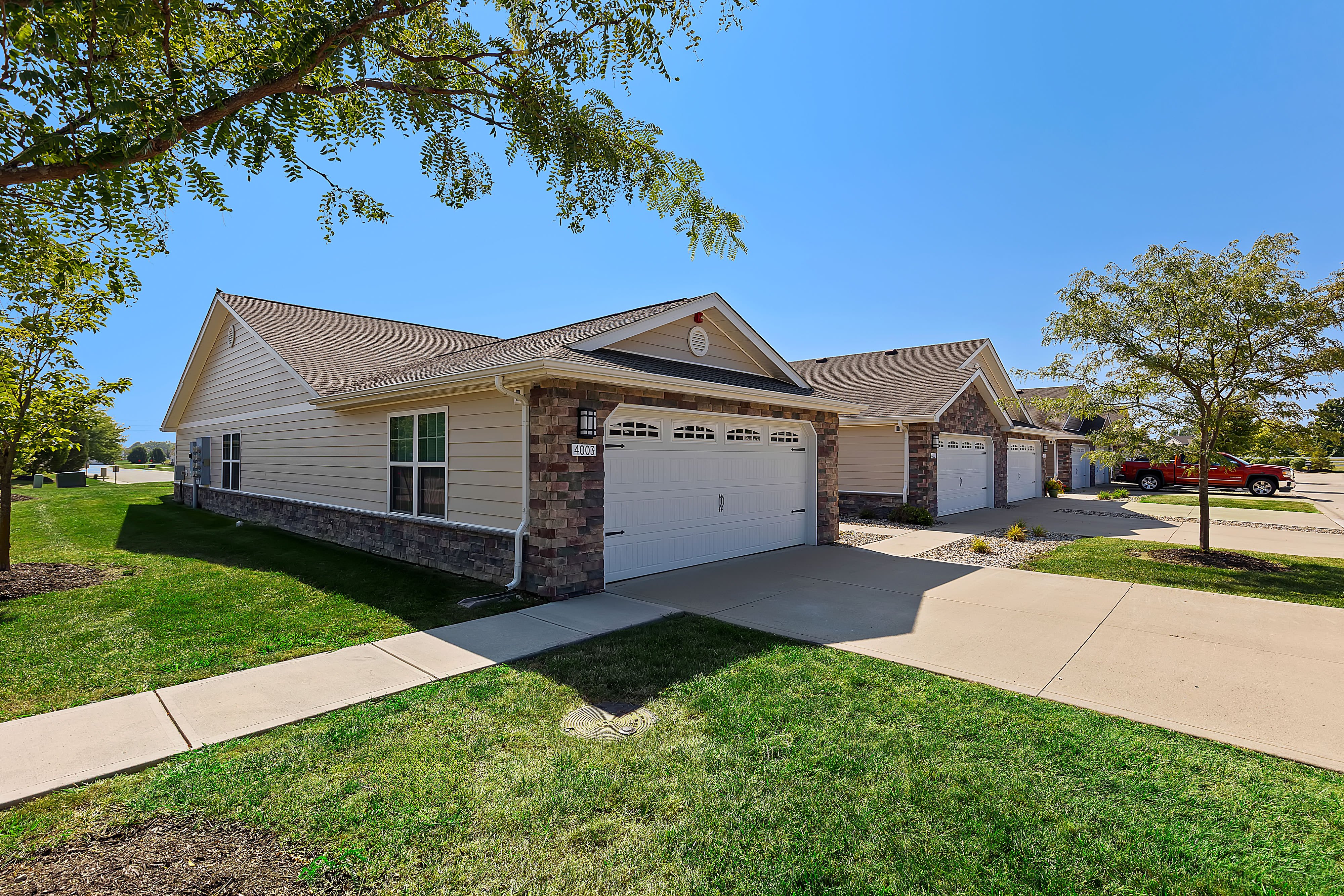 Redwood Westfield Myra Way – photo 1