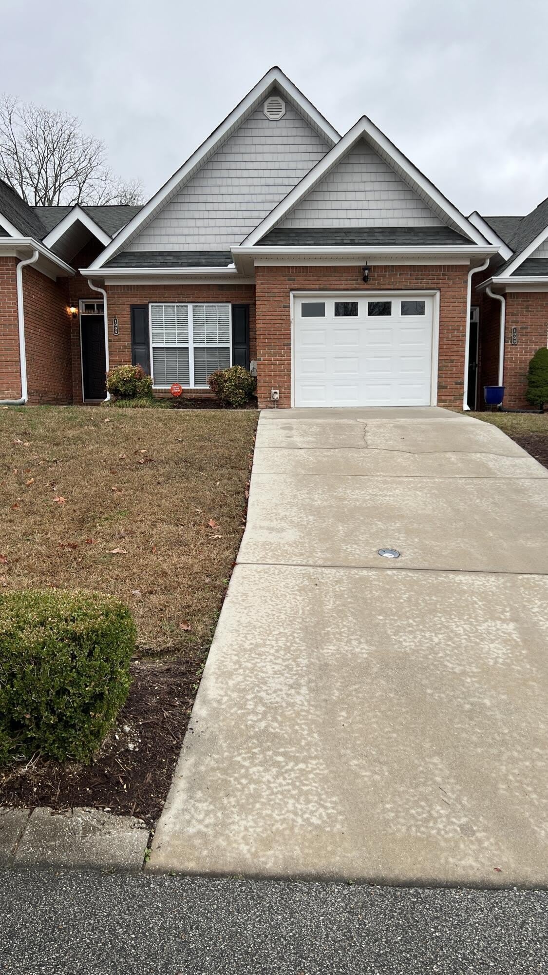 1005 Grey Oaks Lane – photo 1