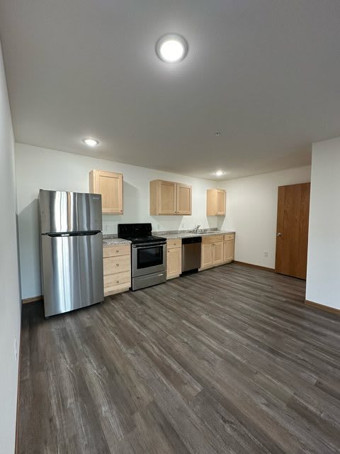 835 East Wisconsin Street 613 – photo 1 of 19