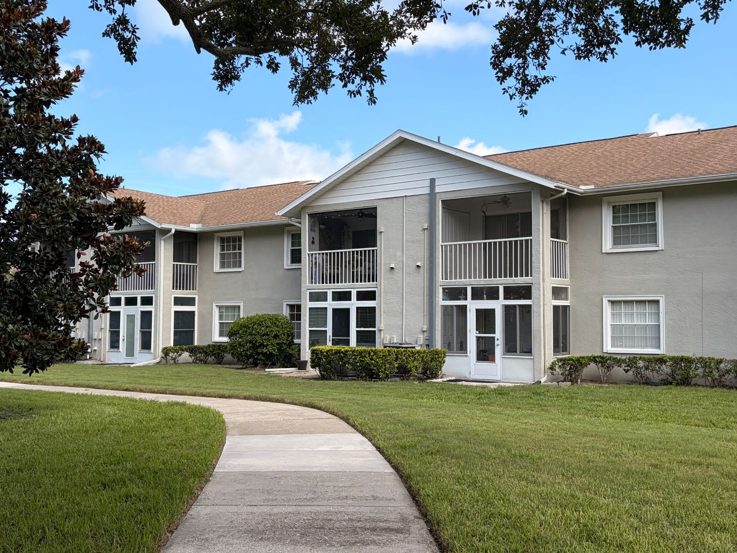 Charming 2 Bed / 2 Bath Dunedin Home – Water, Sewer & Trash Included! – photo 1